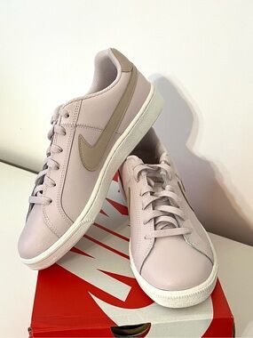 Nike Women's light lavender Low-Top Sneakers with Taupe Swoosh NEW In Box
